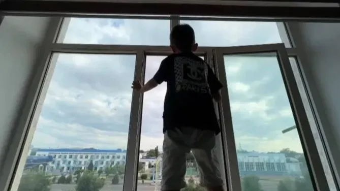 Балалары терезеден құлағаны үшін ата-ана қалай жазаланады Балалары терезеден құлағаны үшін ата-ана қалай жазаланады фото на taspanews.kz от 19 августа 2024 14:23